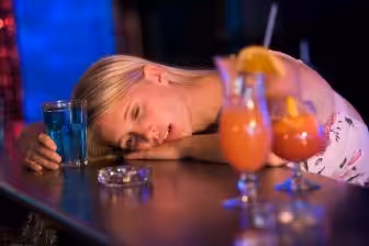 A Students Guide to Alcohol: Risks and Realities for Students