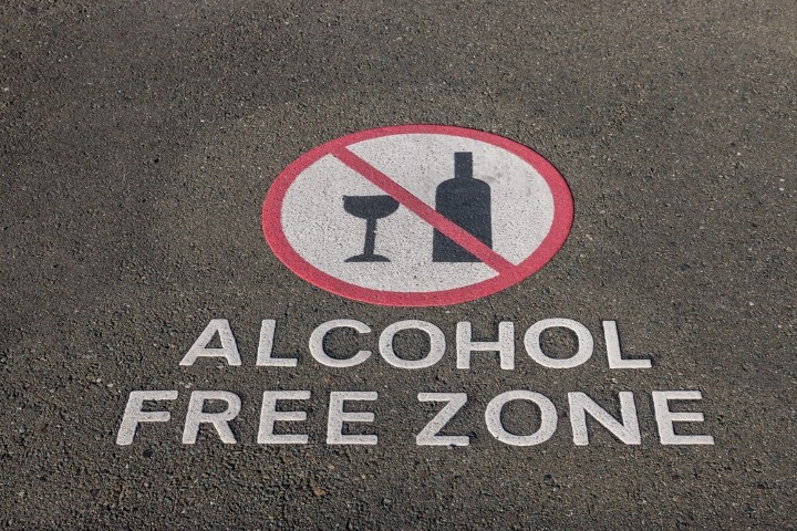 Can Alcoholics Ever Drink Again: Understanding Alcohol-Free Zones "Alcohol Free Zone" sign depicts a no-alcohol policy, emphasizing recovery.
