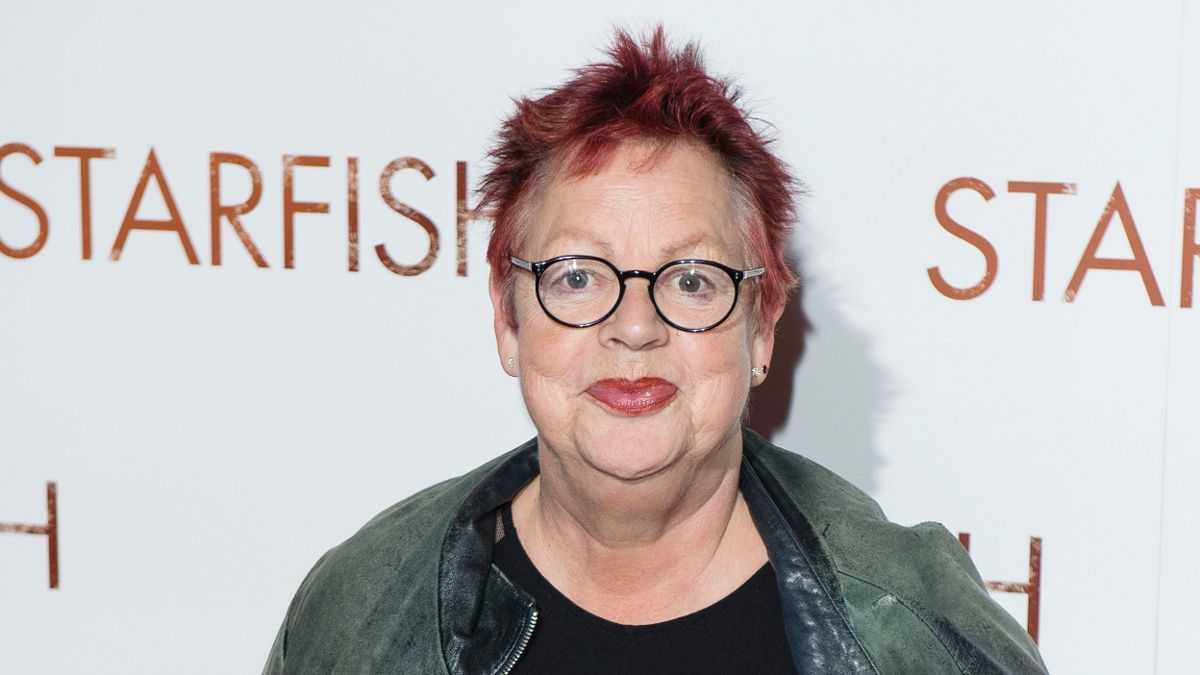 Image of a sober celebrity at an event promoting alcohol recovery.