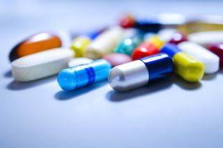 Understanding Tranquilizers: Key Facts for Alcohol Recovery Assorted pills, highlighting what are tranquilizers in addiction context